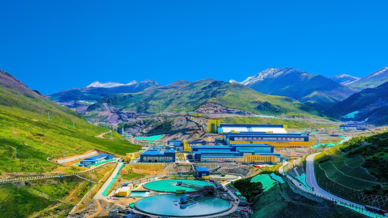 Новогоднее обращение председателя Цзоу Лайчана в канун 2026 года